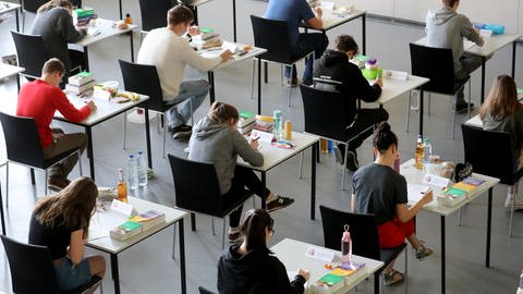 Ärger um Abiturprüfungen in Baden-Württemberg (Foto: dpa Bildfunk, picture alliance/Bernd Wüstneck/dpa)