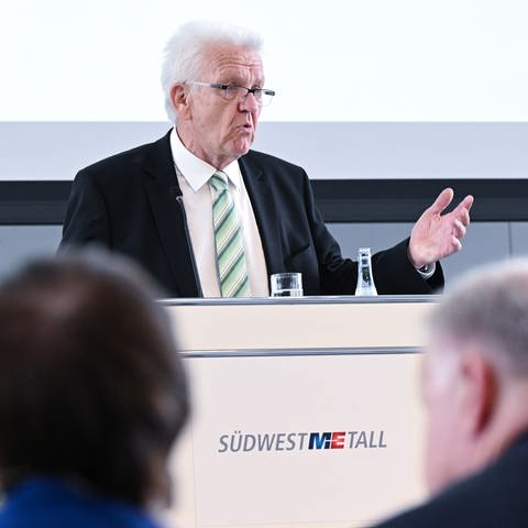 Winfried Kretschmann (Bündnis 90Die Grünen), Ministerpräsident von Baden-Württemberg, spricht bei der Mitgliederversammlung des Verbandes Südwestmetall. (Foto: dpa Bildfunk, picture alliance/dpa | Bernd Weißbrod)