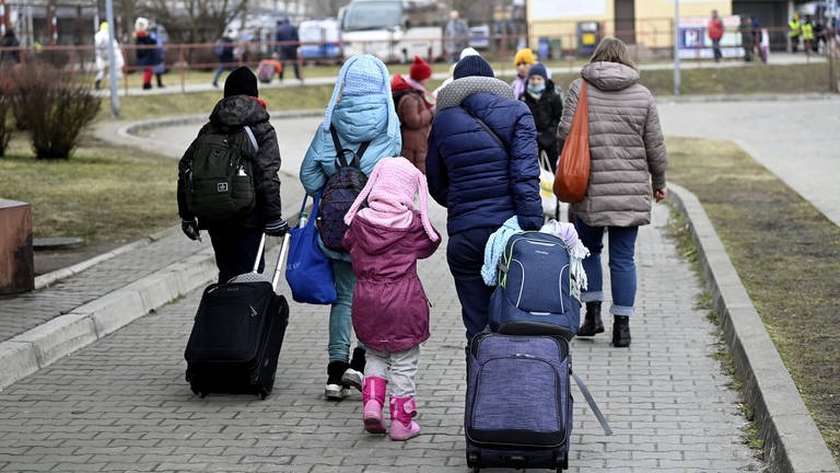 Flüchtlinge aus der Ukraine kommen an. (Foto: dpa Bildfunk, picture alliance/dpa/Lehtikuva | Antti Aimo-Koivisto)