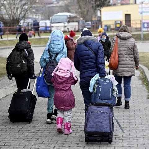 Flüchtlinge aus der Ukraine kommen an. (Foto: dpa Bildfunk, picture alliance/dpa/Lehtikuva | Antti Aimo-Koivisto)