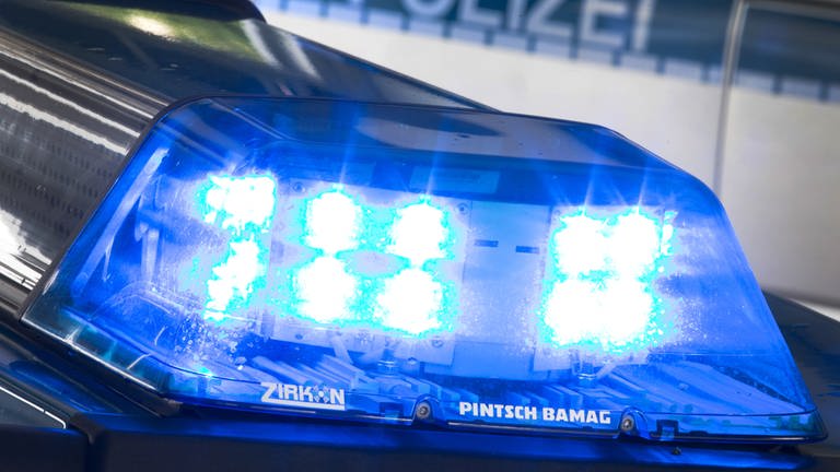 Blaulicht eines Polizeiautos (Foto: dpa Bildfunk, picture alliance/Friso Gentsch/dpa (Symbolbild))