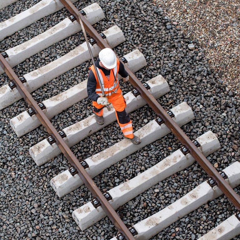 Die Bahnn will Milliarden für Modernisierung der Strecken in Baden-Württemberg ausgeben (Foto: dpa Bildfunk, Lukas Schulze)