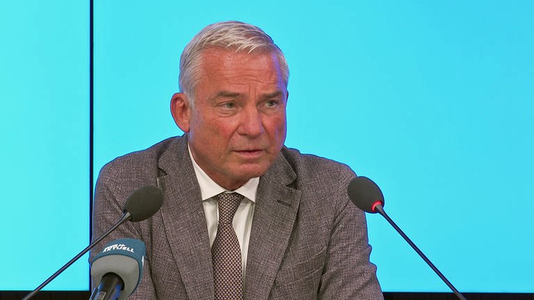 Innenminister Strobl auf der Pressekonferenz am 14. Juli 2022 in Stuttgart (Foto: SWR)