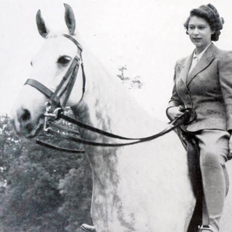Prinzessin Elizabeth auf ihrem Pferd. (Foto: IMAGO, imago)