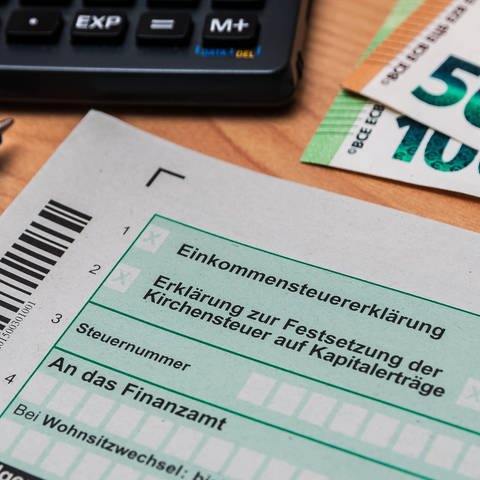 Ein Formular für die Steuererklärung (Foto: IMAGO, IMAGO / Zoonar)