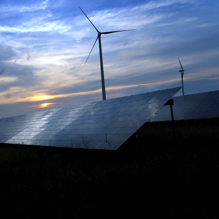 Wind- und Solarkraft (Foto: dpa Bildfunk, picture alliance/dpa | Karl-Josef Hildenbrand)