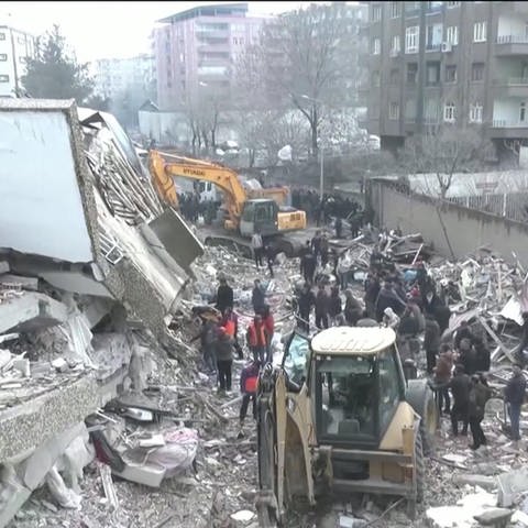 Trümmer nach Erdbeben (Foto: SWR)