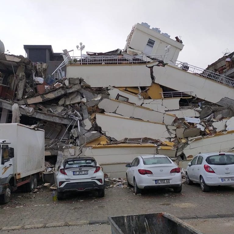 Unter den Trümmern in Iskenderun starben die Angehörigen, derer in der Moschee in Stuttgart gedacht worden ist. (Foto: Privat)