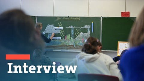 Schulkinder nehmen am Unterricht in einer Grundschule in Stuttgart teil. (Foto: dpa Bildfunk, picture alliance/dpa | Bernd Weißbrod)
