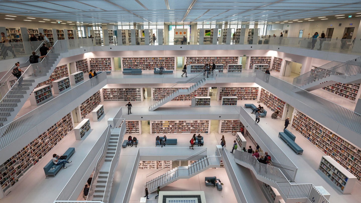 Innenansicht der Stadtbibliothek in Stuttgart (Foto: dpa Bildfunk, picture alliance / imageBROKER | Harry Laub)