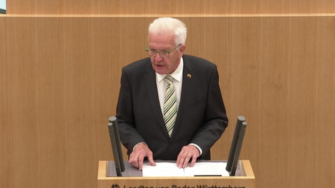 Ministerpräsident Winfried Kretschmann (Grüne) hat sich in seiner Regierungserklärung zu grünem Wasserstoff geäußert. (Foto: SWR)