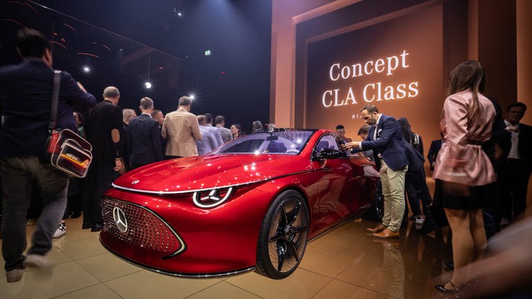 Mit dem Concept CLA Class gibt Mercedes-Benz einen Ausblick auf die elektrische C-Klasse. (Foto: Pressestelle, Mercedes-Benz Media Portal)