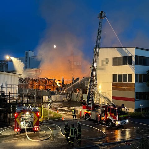 In Horb am Neckar (Kreis Freudenstadt) brennt es im Industriegebiet. (Foto: SWR, Harry Röhrle)