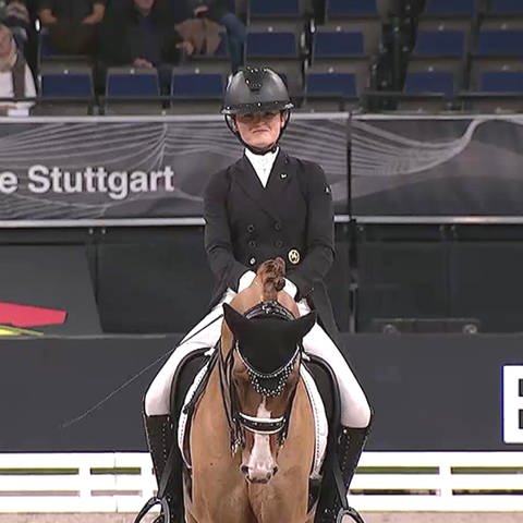 Ann-Cathrin Rieg auf ihrem Pony Derrick bei den German Masters (Foto: SWR)