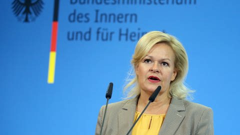 Nancy Faeser (SPD), Bundesinnenministerin, gibt zum EuGH-Urteil zur Vorratsdatenspeicherung in Deutschland ein Statement im Bundesinnenministerium ab. (Foto: dpa Bildfunk, Picture Alliance)