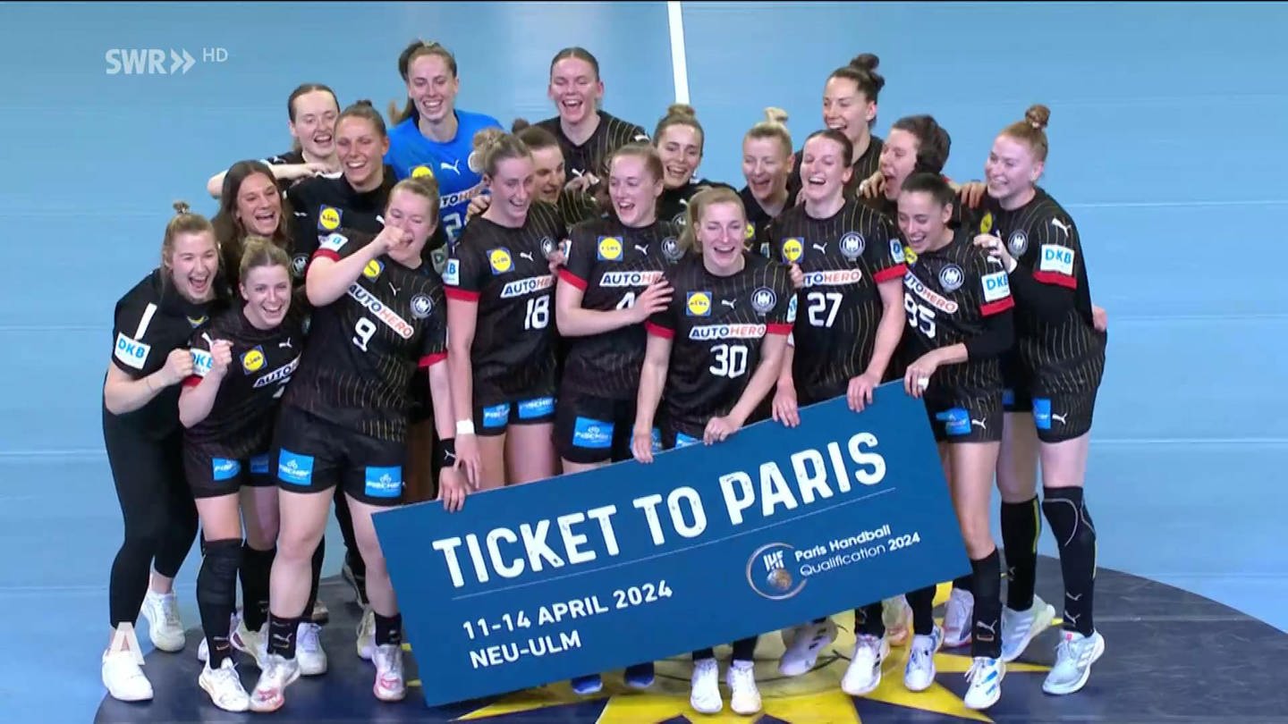 Deutsche Handballerinnen feiern die gewonnene Qualifikation für die Olympiade in Paris (Foto: SWR)