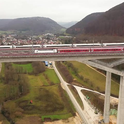 Neue Brücke mit Zugverbindung (Foto: SWR)