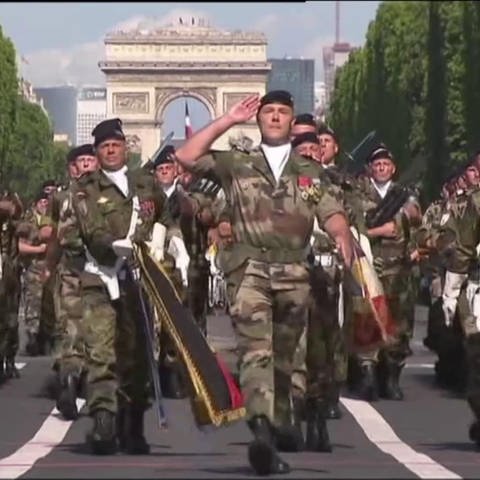 Soldaten im Marsch (Foto: SWR)