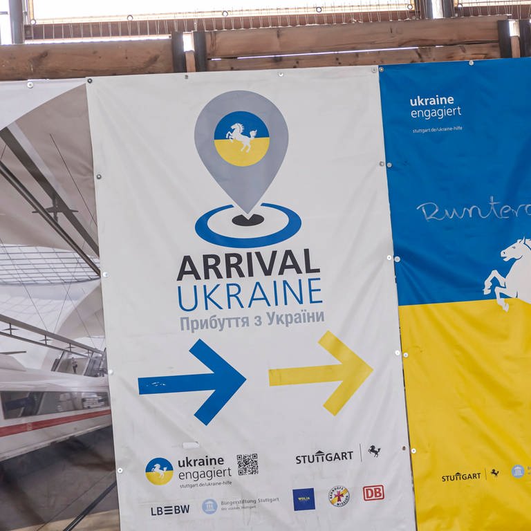Ankunftszentrum für Geflüchtete aus der Ukraine im Hauptbahnhof Stuttgart (Foto: IMAGO, IMAGO / Arnulf Hettrich)