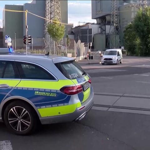 Polizeieinsatz an Bahnschiene (Foto: SWR)