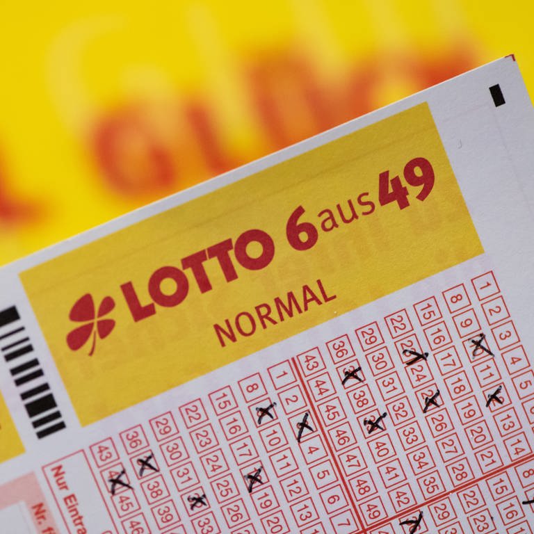 Ein ausgefüllter Lottoschein (Foto: dpa Bildfunk, Swen Pförtner)