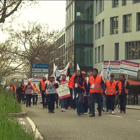 EVG Streik durch Stadt Stuttgart
