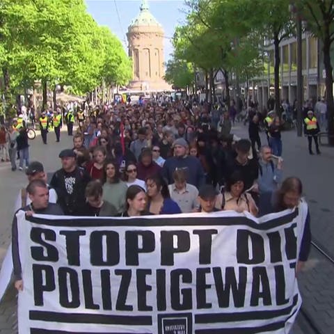 Gedenk-Demo gegen Polizeigewalt (Foto: SWR)