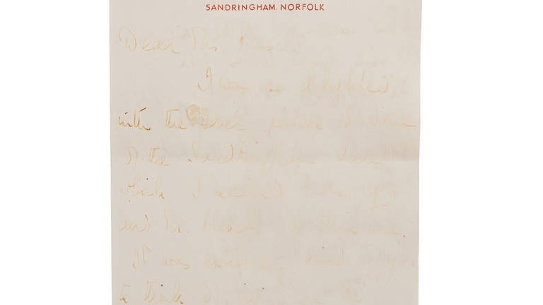 Die erste Seite des Briefs der Queen ist zu sehen. Die Schrift ist hier schon verblasst. (Foto: Auktionshaus Eppli)