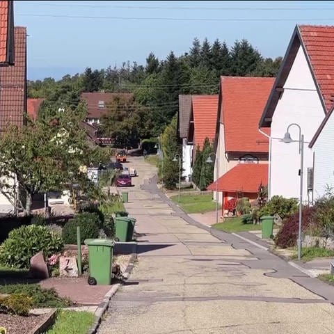 Straße mit Wohnhäusern
