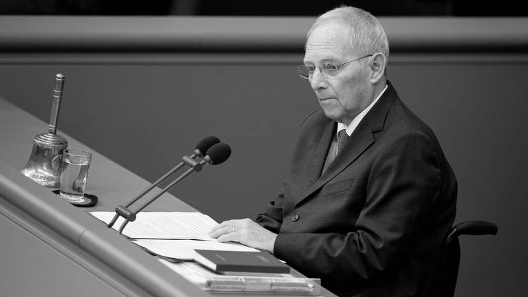 Wolfgang Schäuble (CDU) leitet am 25. März 2020 als Bundestagspräsident eine Sitzung des Parlaments.  (Foto: dpa Bildfunk, picture alliance/dpa | Kay Nietfeld (Archivbild))