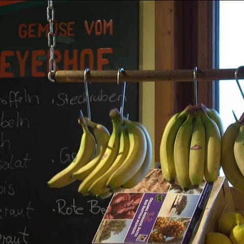 Obst und Gemüse im Hofladen (Foto: SWR)