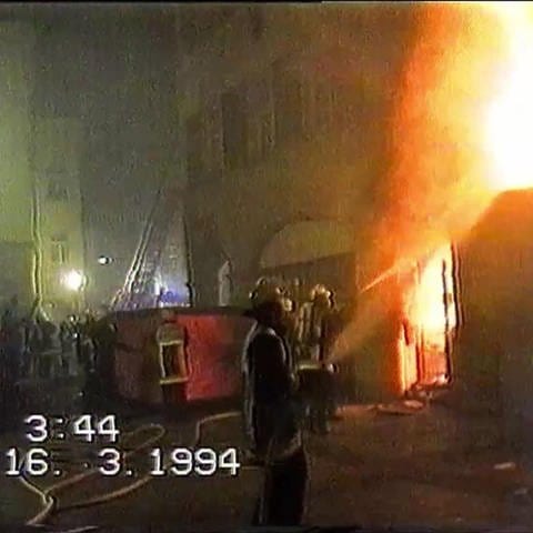 Originalaufnahme aus der Brandnacht in der Stuttgarter Geißstraße vor 30 Jahren