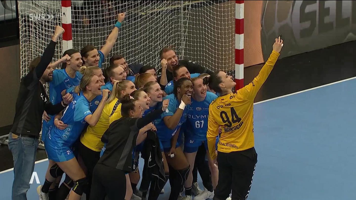 Bietigheimer Handballerinnen feiern ihren Einzug in das Halbfinale der Champions League (Foto: SWR)