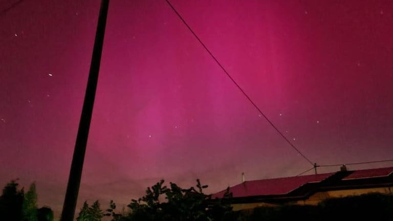 Rote Polarlichter, aufgenommen in Althütte im Rems-Murr-Kreis