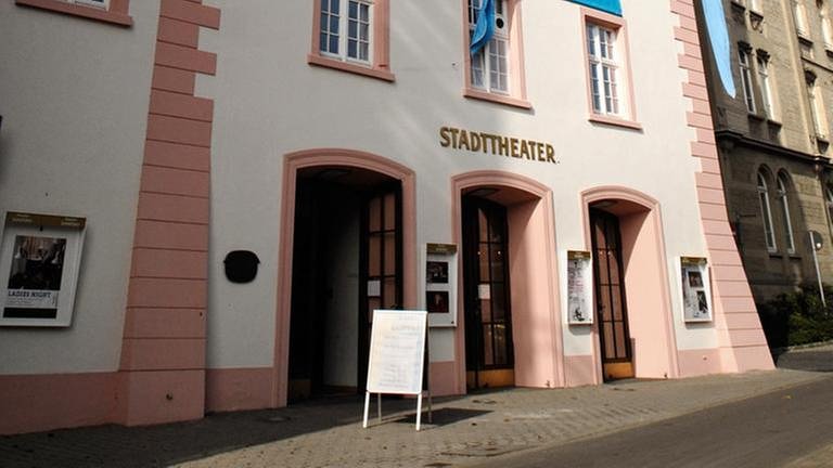 Das Gebäude des Theaters Konstanz mit dem Schriftzug 