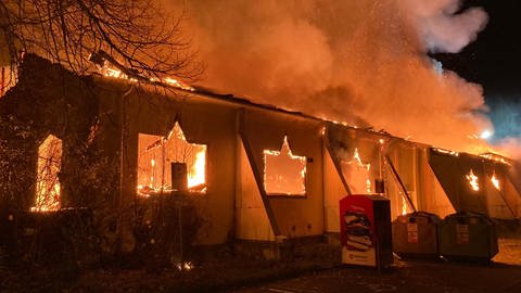Die Scheffelhalle in Singen ist abgebrannt (Foto: Pressestelle, Freiwillige Feuerwehr Singen)
