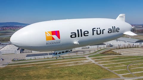 Ein Zeppelin NT mit der Aufschrift "alle für alle" (Foto: Pressestelle, Michael Häfner)