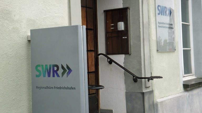 Der Eingang des SWR-Studios in Friedrichshafen (Foto: SWR, Stephan Frank)