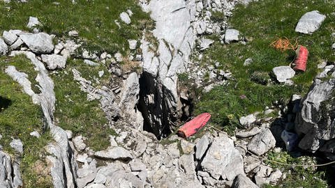Im Kanton St. Galllen ist ein verletzter Höhlenforscher nach zwei Tagen gerettet worden (Foto: Pressestelle, Kantonspolizei St. Gallen)