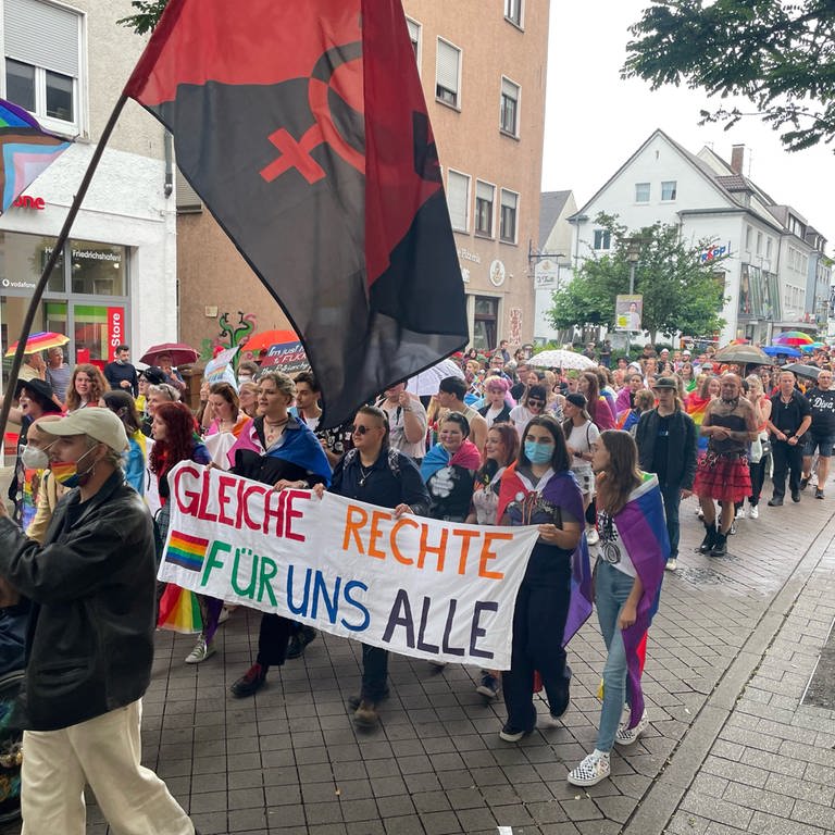CSD Friedrichshafen Demonstration (Foto: SWR, Marlene Fuchs)