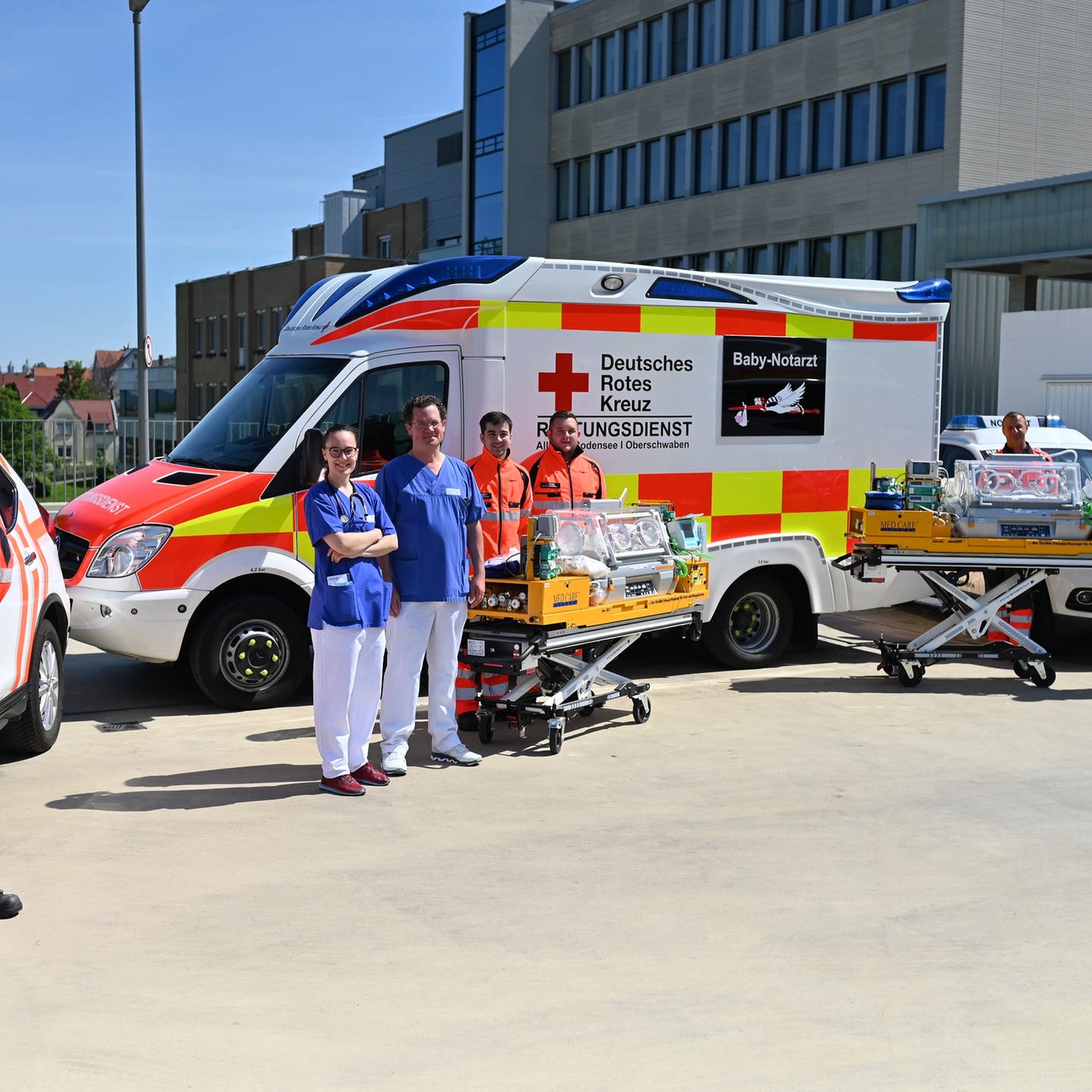 Oberschwabenklinik bekommt Krankenwagen für Babies und Frühchen - SWR  Aktuell