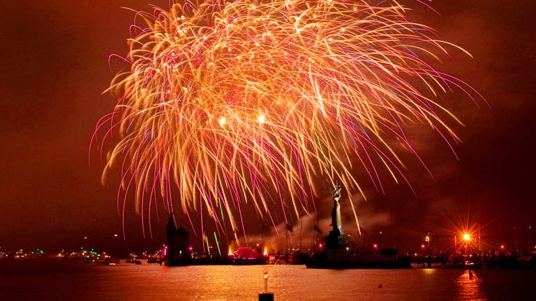 Feuerwerk beim Konstanzer Seenachtfest (Foto: Pressestelle, Christian Schenkl )