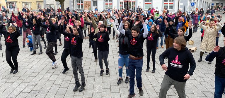 Flashmob One Billion Rising in Ravensburg (Foto: SWR, Bernhard Hentschel)