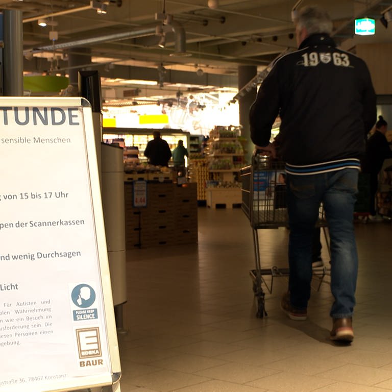 Dunkler Supermarkt in Konstanz, Einkaufen für Sensible, Ruhiges Einkaufen für Autisten  (Foto: SWR)
