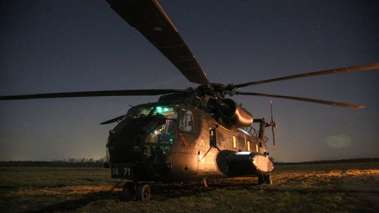 Der Transporthubschrauber CH-53 bei Nacht. (Foto: Pressestelle, Bundeswehr)