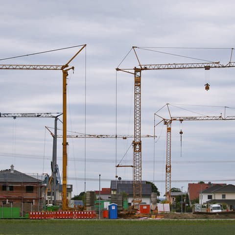 Baustelle für eine Neubausiedlung (Foto: dpa Bildfunk, picture alliance/Karl-Josef Hildenbrand)