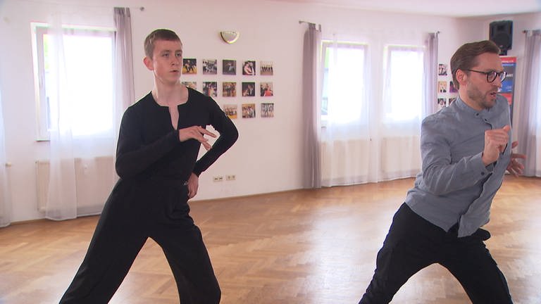 15-jähriger Ukrainer tanzt gegen sein Kriegstrauma an (Foto: SWR)