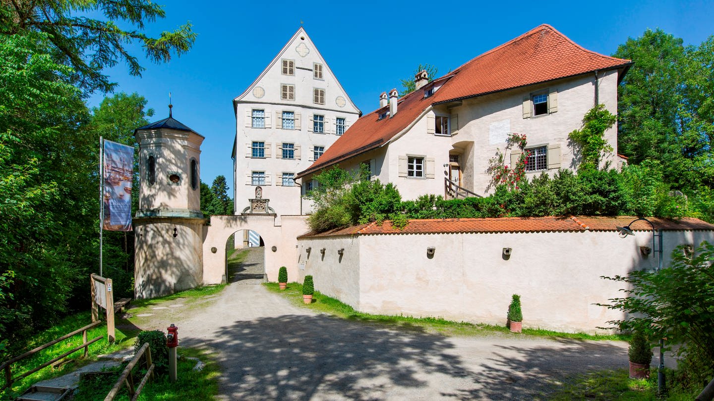 Außenansicht Schloss Achberg mit Amtshaus (Foto: Pressestelle, Schloss Achberg / Karin Volz)