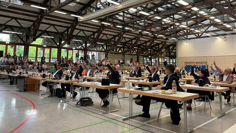 Die Ravensburger Kreisräte stimmen ab (Foto: SWR, Marlene Fuchs)