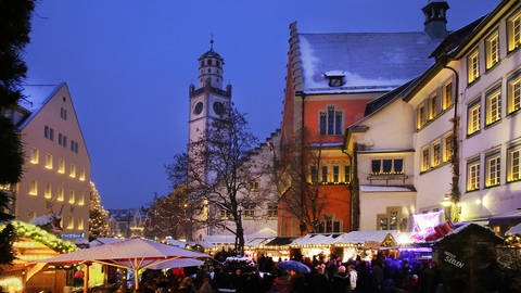 Der Blick über den Christkindlesmarkt in Ravensburg (Foto: Pressestelle, Stadt Ravensburg/Anja Köhler)